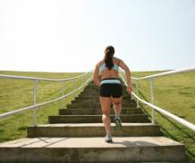 Бег по лестнице в подъезде: польза для души и тела Бег вверх вниз по лестнице